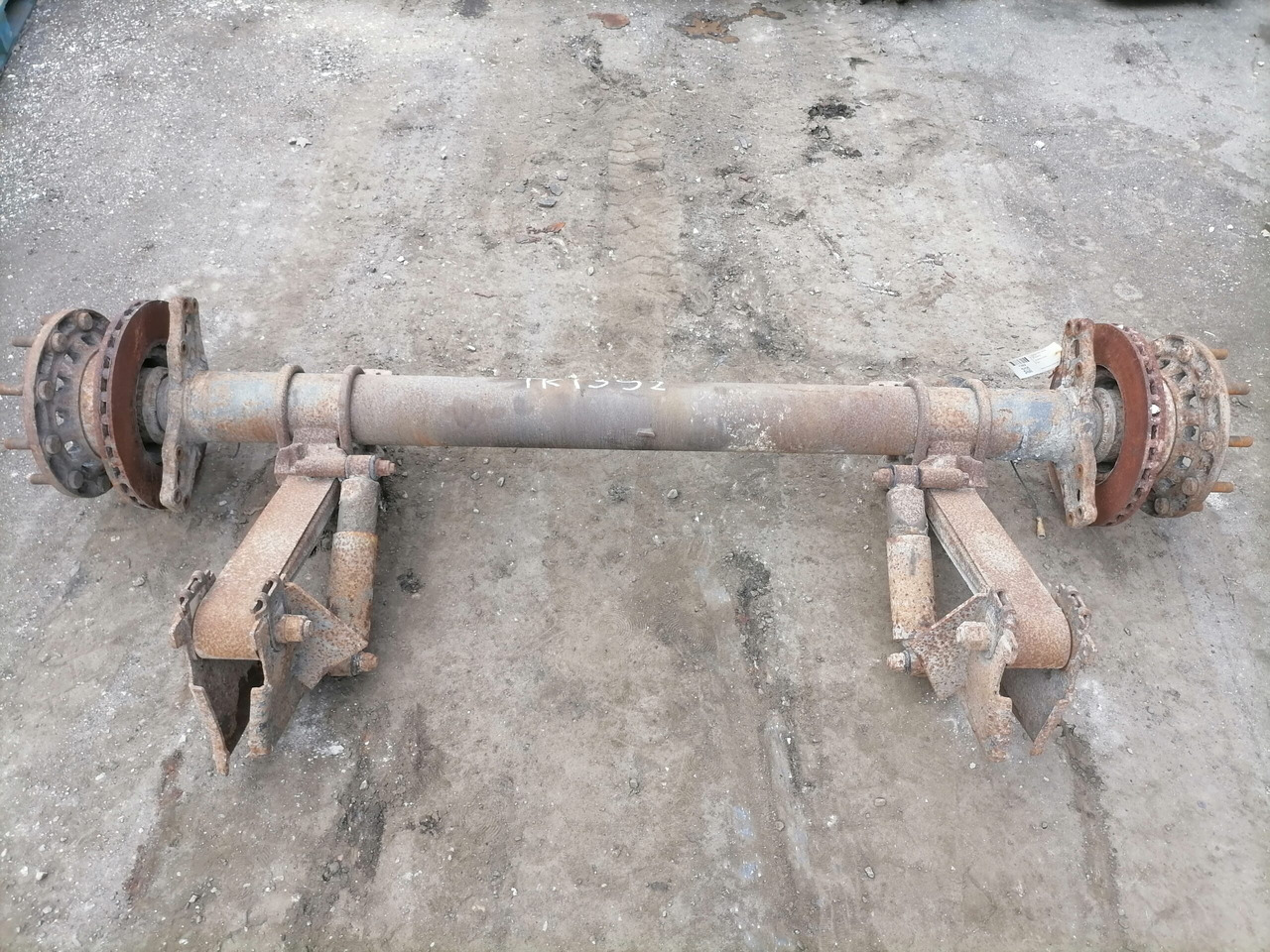 Schmitz Axel housing 945960374900 - المحور و قطع الغيار - شاحنة: صورة 2 Schmitz Axel housing 945960374900 - المحور و قطع الغيار - شاحنة: صورة 2