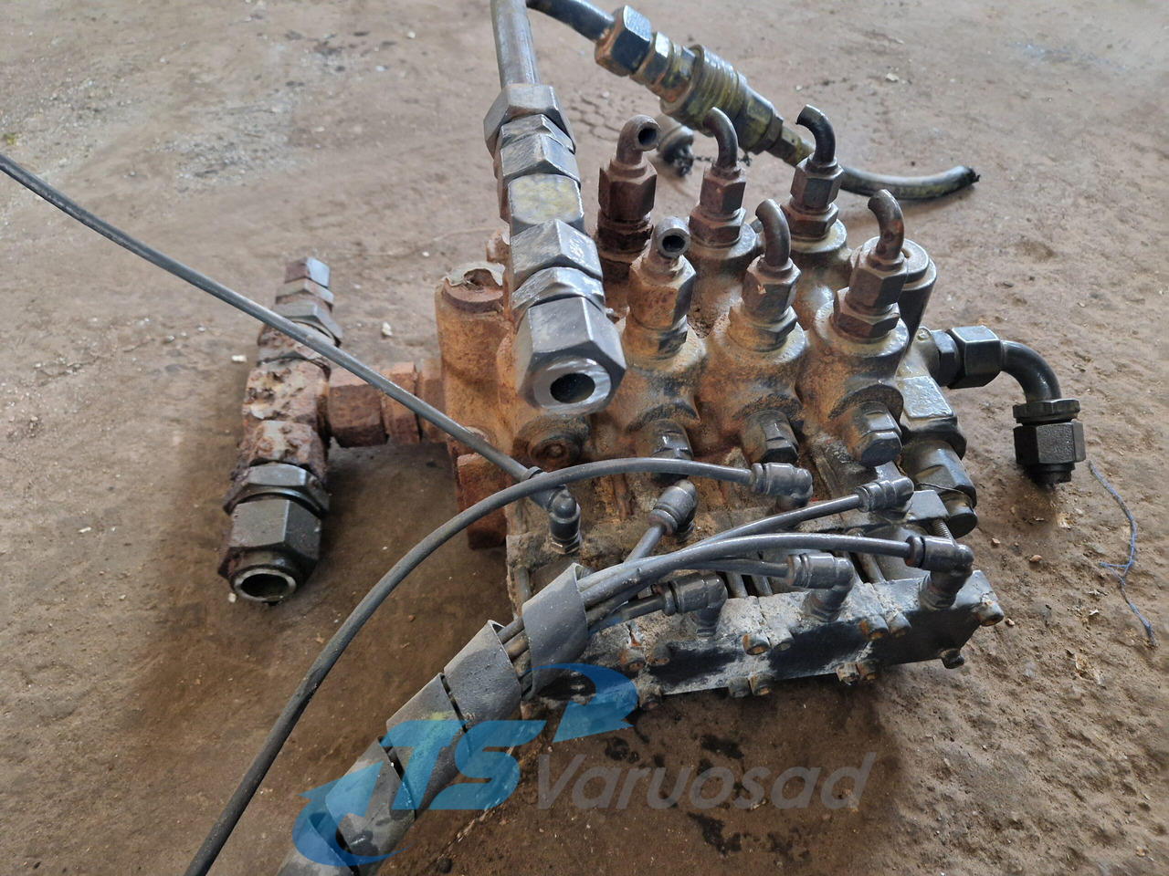 Universaalne Hydraulic control - أجهزة هيدروليكية - شاحنة: صورة 4 Universaalne Hydraulic control - أجهزة هيدروليكية - شاحنة: صورة 4