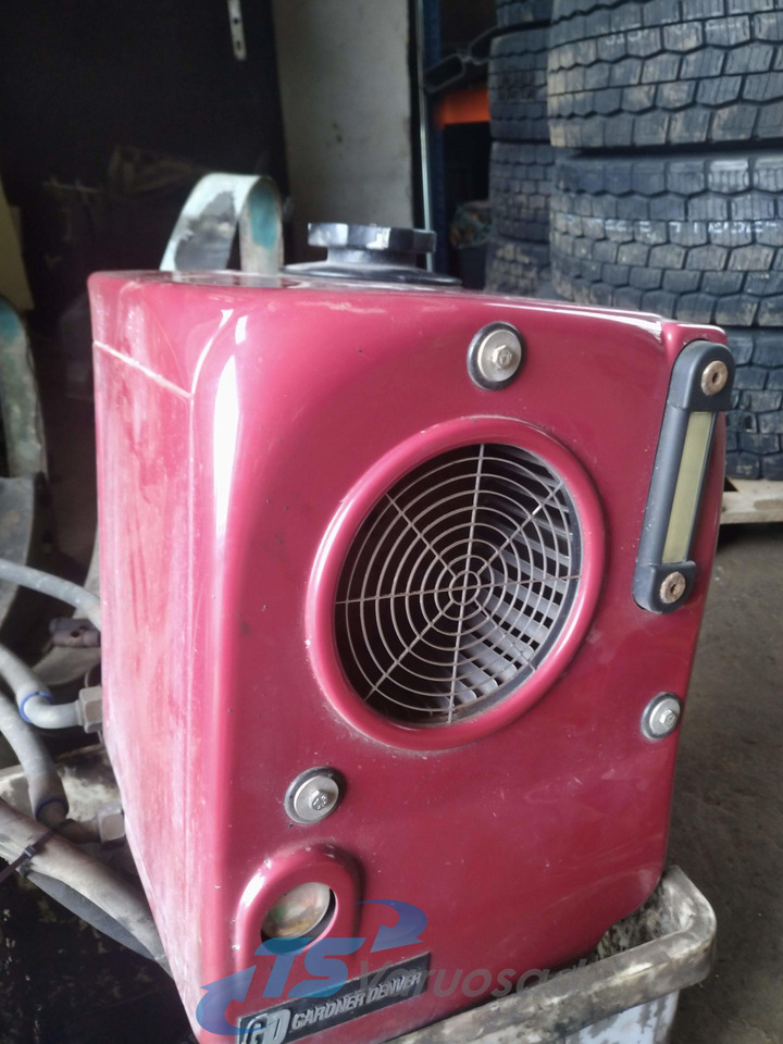 Universaalne Hydrulic oil cooler 8013015000-2 - خزان هيدروليكي - شاحنة: صورة 2 Universaalne Hydrulic oil cooler 8013015000-2 - خزان هيدروليكي - شاحنة: صورة 2