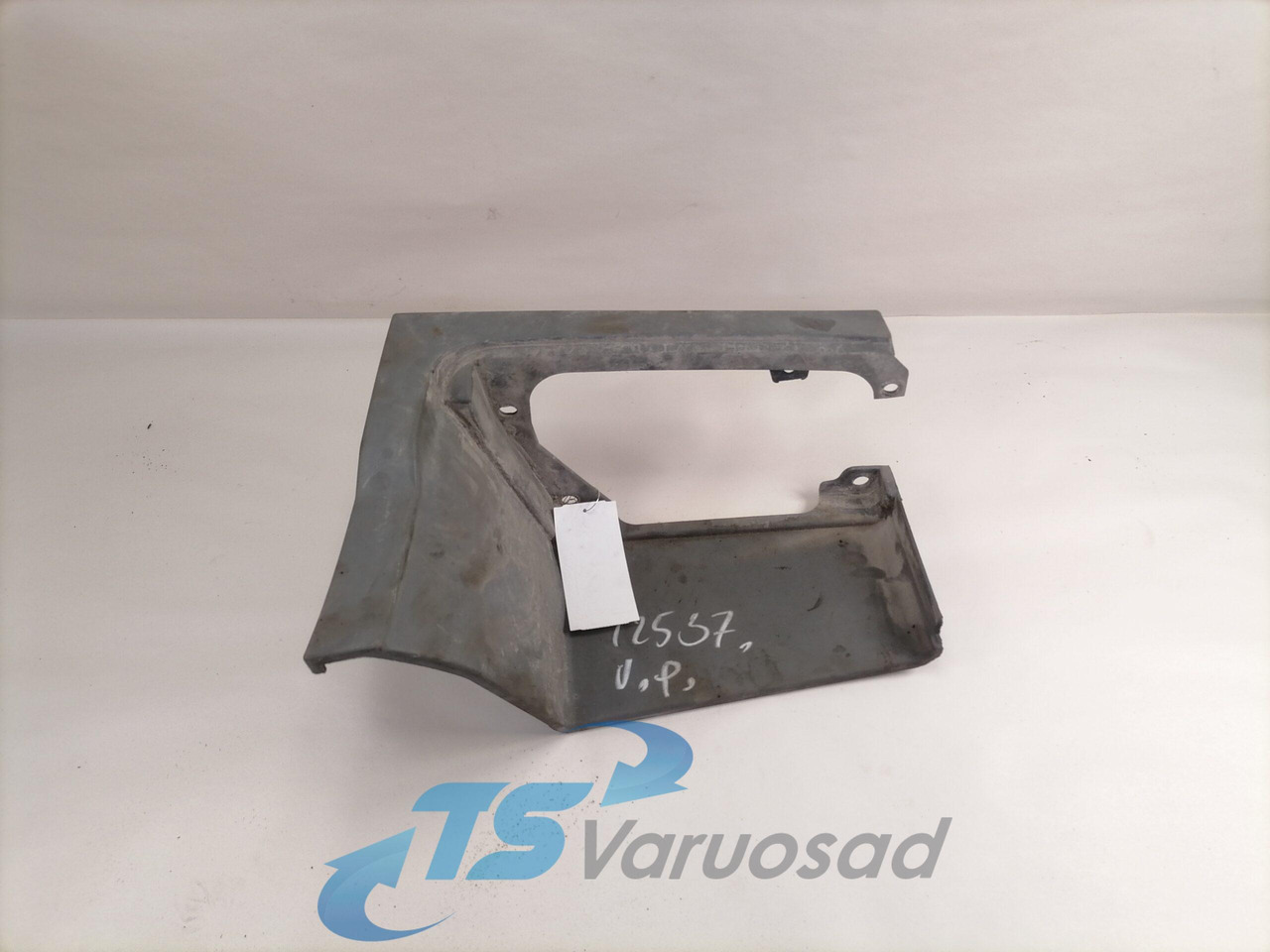 Volvo Astmelaua plastik 21344647 - موطئ القدم - شاحنة: صورة 1 Volvo Astmelaua plastik 21344647 - موطئ القدم - شاحنة: صورة 1