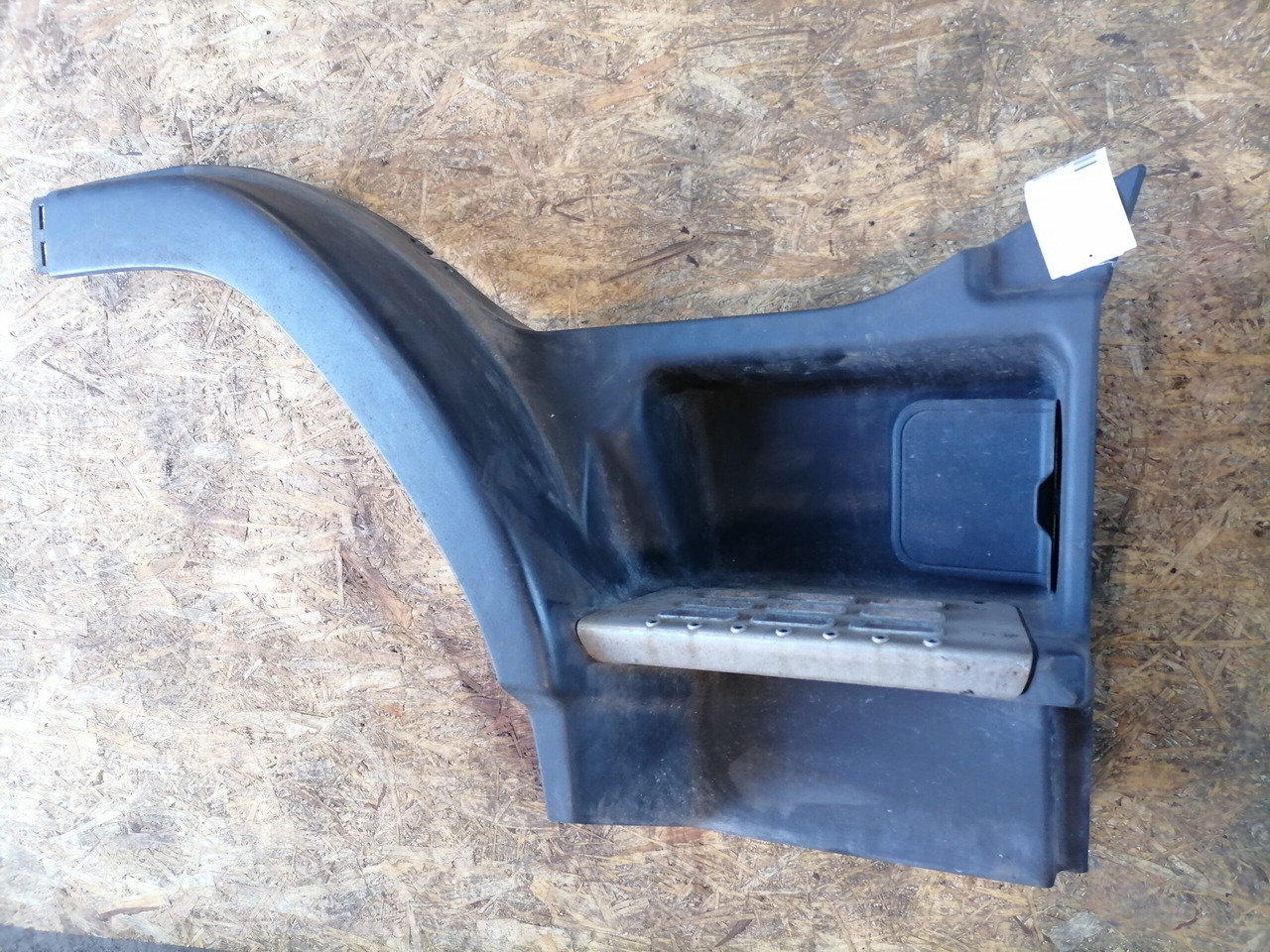 Volvo Astmelaua plastik 3175161 - موطئ القدم - شاحنة: صورة 4 Volvo Astmelaua plastik 3175161 - موطئ القدم - شاحنة: صورة 4