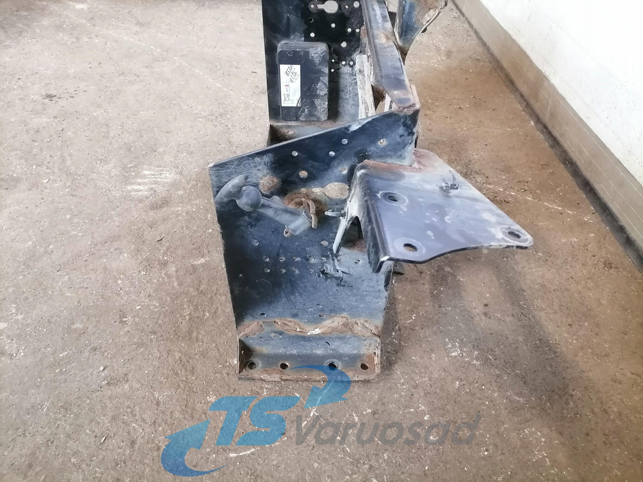 Volvo Battery box 82242391 - بطارية - شاحنة: صورة 4 Volvo Battery box 82242391 - بطارية - شاحنة: صورة 4