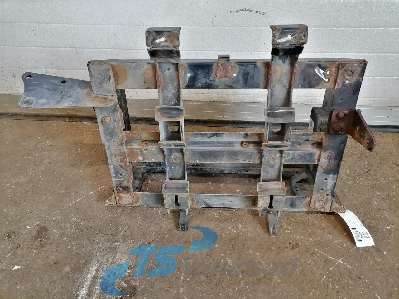 Volvo Battery box 82242391 - بطارية - شاحنة: صورة 2 Volvo Battery box 82242391 - بطارية - شاحنة: صورة 2