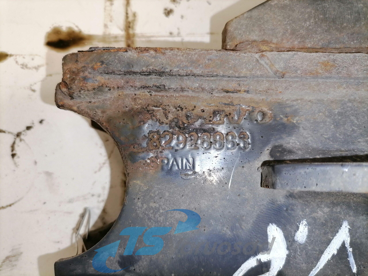 Volvo Bumper bracket 82928883 - مصد - شاحنة: صورة 3 Volvo Bumper bracket 82928883 - مصد - شاحنة: صورة 3