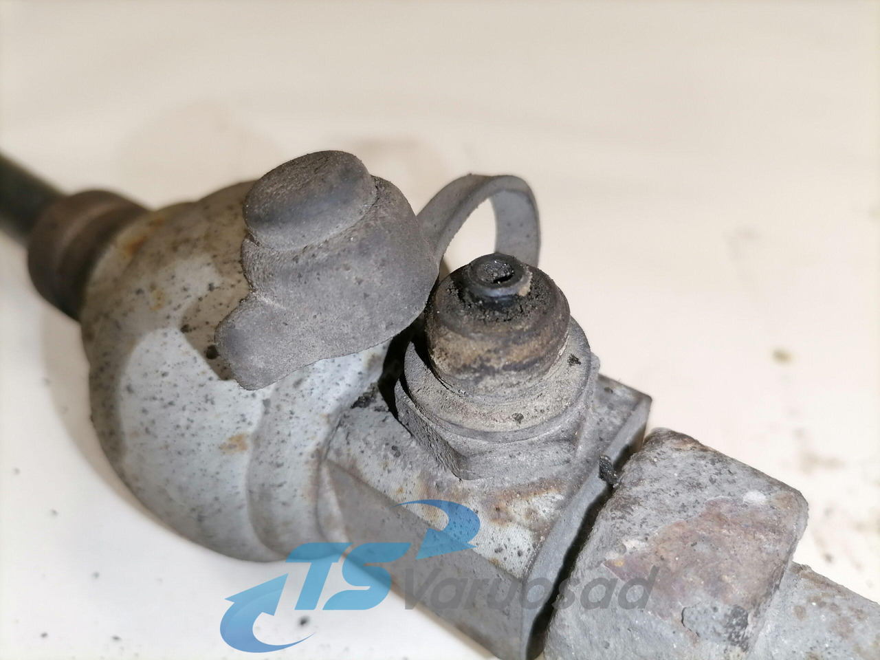 Volvo Compressor air pipe 22321353 - ضاغط مكابح الهواء - شاحنة: صورة 4 Volvo Compressor air pipe 22321353 - ضاغط مكابح الهواء - شاحنة: صورة 4