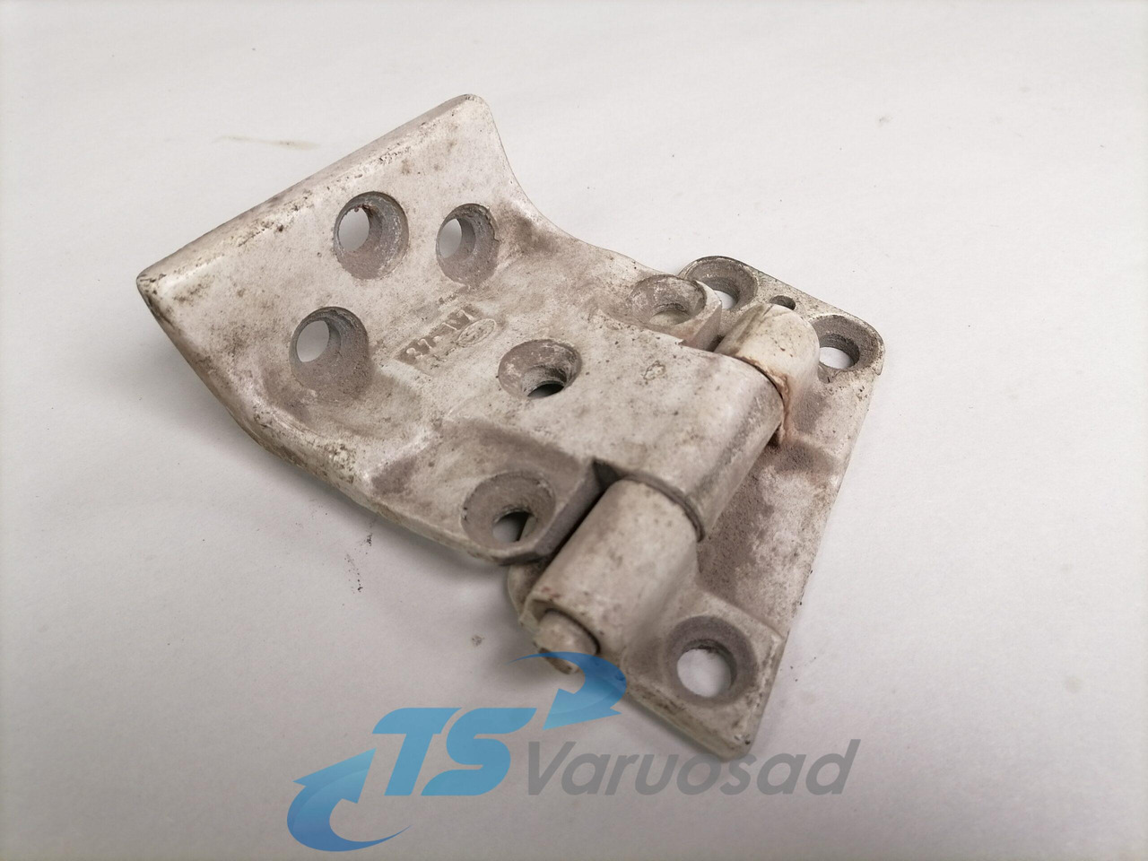 Volvo Door hinge 20372038 - باب و قطع الغيار - شاحنة: صورة 1 Volvo Door hinge 20372038 - باب و قطع الغيار - شاحنة: صورة 1