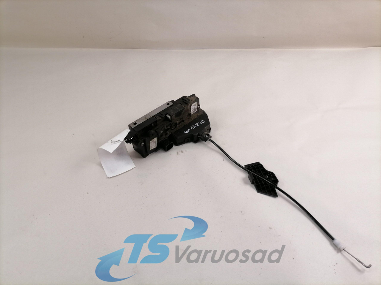 Volvo Door lock 84012032 - باب و قطع الغيار - شاحنة: صورة 2 Volvo Door lock 84012032 - باب و قطع الغيار - شاحنة: صورة 2