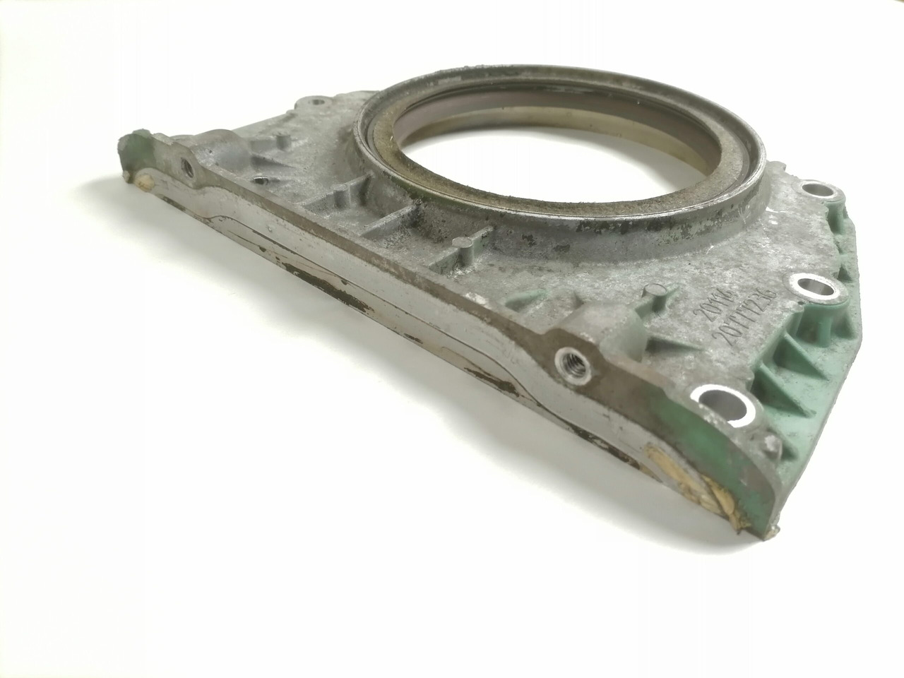 Volvo Engine front cover 20777236 - المحرك و قطع الغيار - شاحنة: صورة 2 Volvo Engine front cover 20777236 - المحرك و قطع الغيار - شاحنة: صورة 2