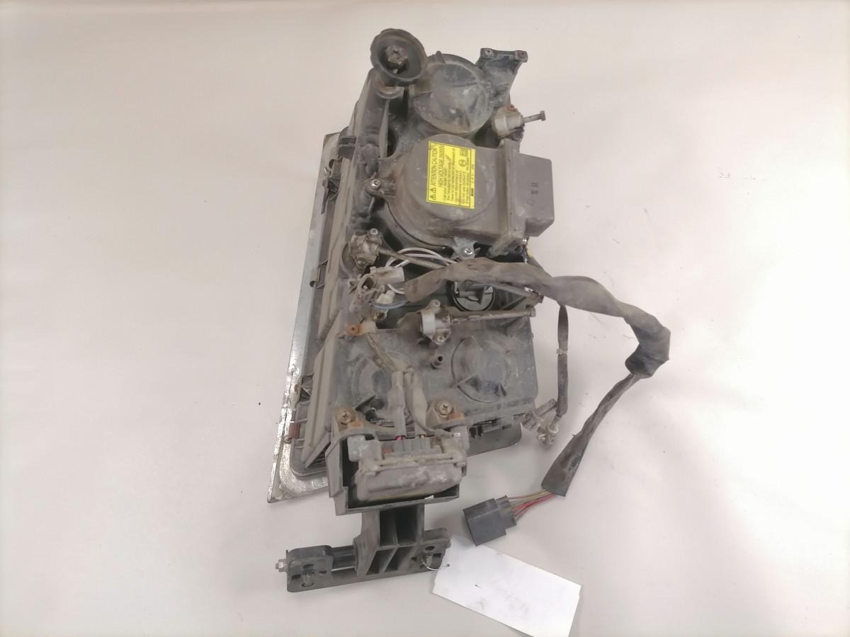 Volvo Esituli, xenon 20713725 - أضواء/ إضاءة - شاحنة: صورة 4 Volvo Esituli, xenon 20713725 - أضواء/ إضاءة - شاحنة: صورة 4