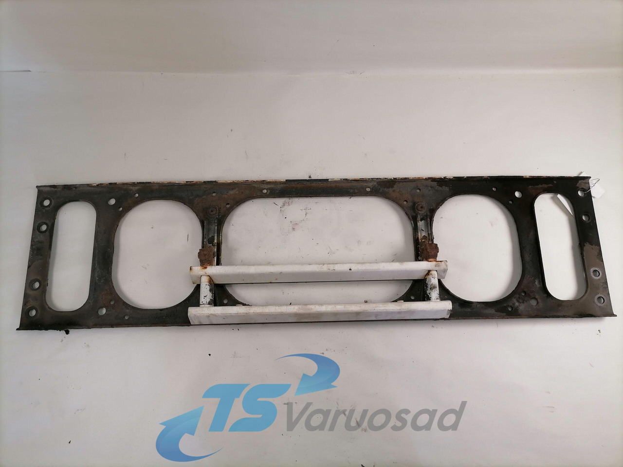 Volvo Iluvõre raam 1629421 - شبكة تهوية - شاحنة: صورة 2 Volvo Iluvõre raam 1629421 - شبكة تهوية - شاحنة: صورة 2