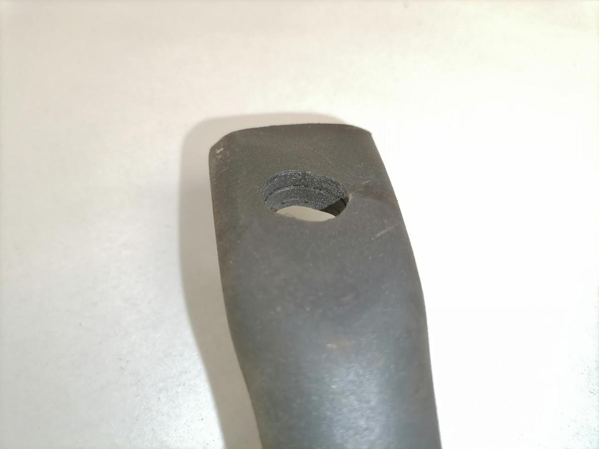 Volvo Kabiini sisenemise käepide 21506182 - قطع غيار عامة - شاحنة: صورة 3 Volvo Kabiini sisenemise käepide 21506182 - قطع غيار عامة - شاحنة: صورة 3