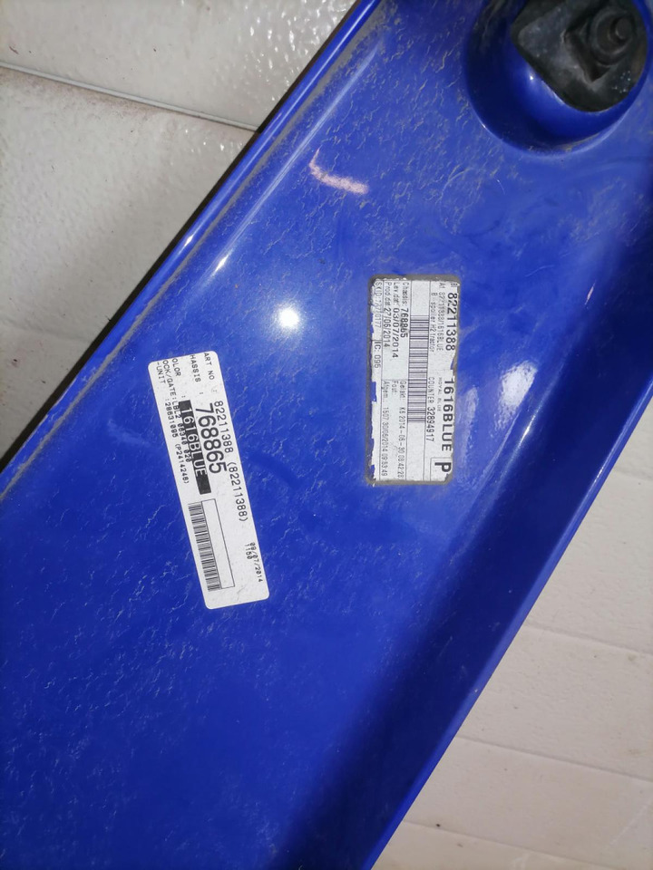 Volvo Kabiini tuulesuunaja, ülemine parem 82211388 - الإيروديناميكية/ الجناح الخلفي - شاحنة: صورة 5 Volvo Kabiini tuulesuunaja, ülemine parem 82211388 - الإيروديناميكية/ الجناح الخلفي - شاحنة: صورة 5