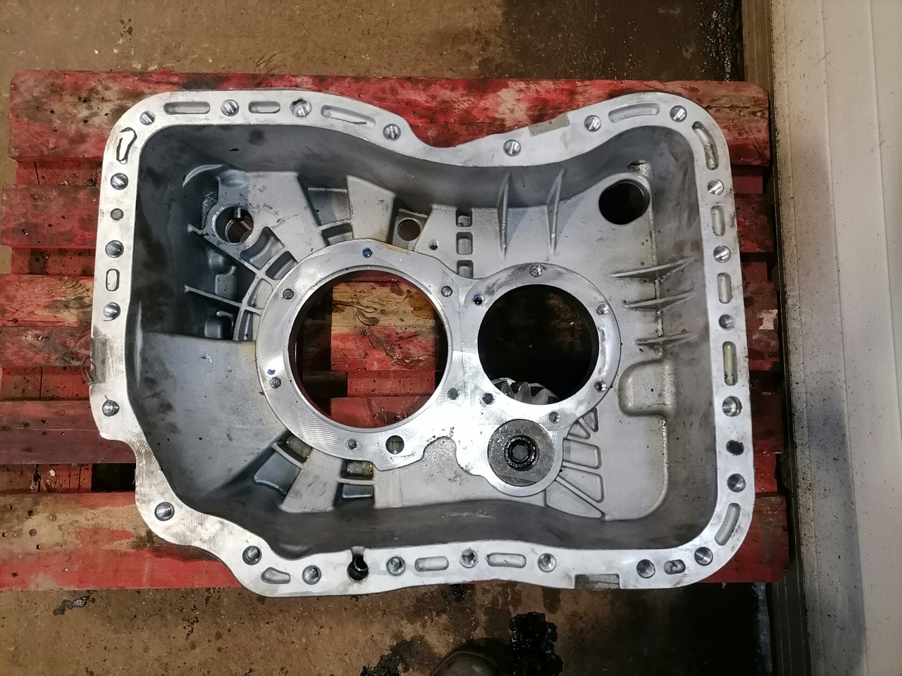 Volvo Käigukasti korpus 20790787 - علبة التروس و قطع الغيار - شاحنة: صورة 5 Volvo Käigukasti korpus 20790787 - علبة التروس و قطع الغيار - شاحنة: صورة 5