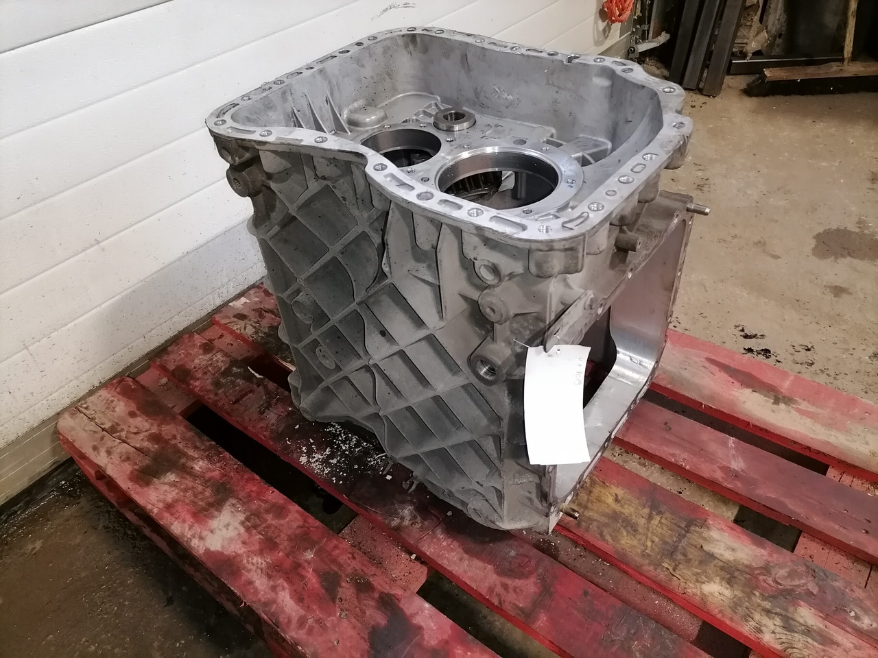 Volvo Käigukasti korpus 20790787 - علبة التروس و قطع الغيار - شاحنة: صورة 2 Volvo Käigukasti korpus 20790787 - علبة التروس و قطع الغيار - شاحنة: صورة 2