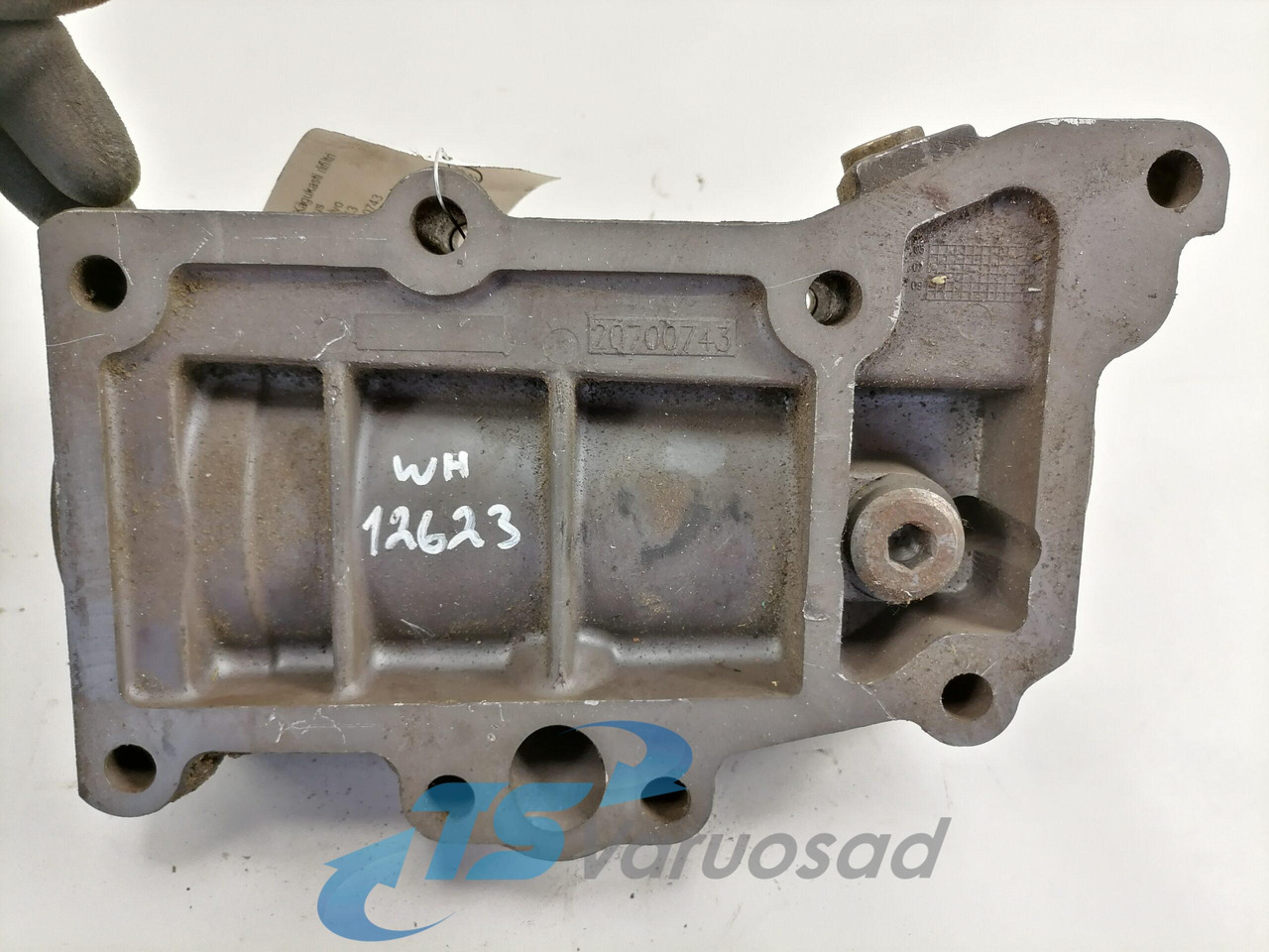 Volvo Käigukasti õlifiltri korpus 20700743 - علبة التروس و قطع الغيار - شاحنة: صورة 3 Volvo Käigukasti õlifiltri korpus 20700743 - علبة التروس و قطع الغيار - شاحنة: صورة 3