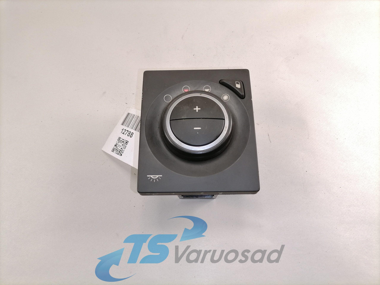 Volvo Lüliti, salongi valgustus 22049578 - كابينة - شاحنة: صورة 1 Volvo Lüliti, salongi valgustus 22049578 - كابينة - شاحنة: صورة 1
