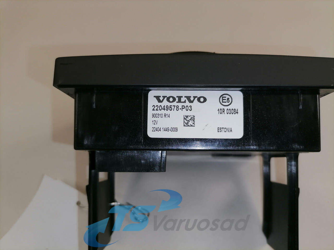 Volvo Lüliti, salongi valgustus 22049578 - كابينة - شاحنة: صورة 3 Volvo Lüliti, salongi valgustus 22049578 - كابينة - شاحنة: صورة 3