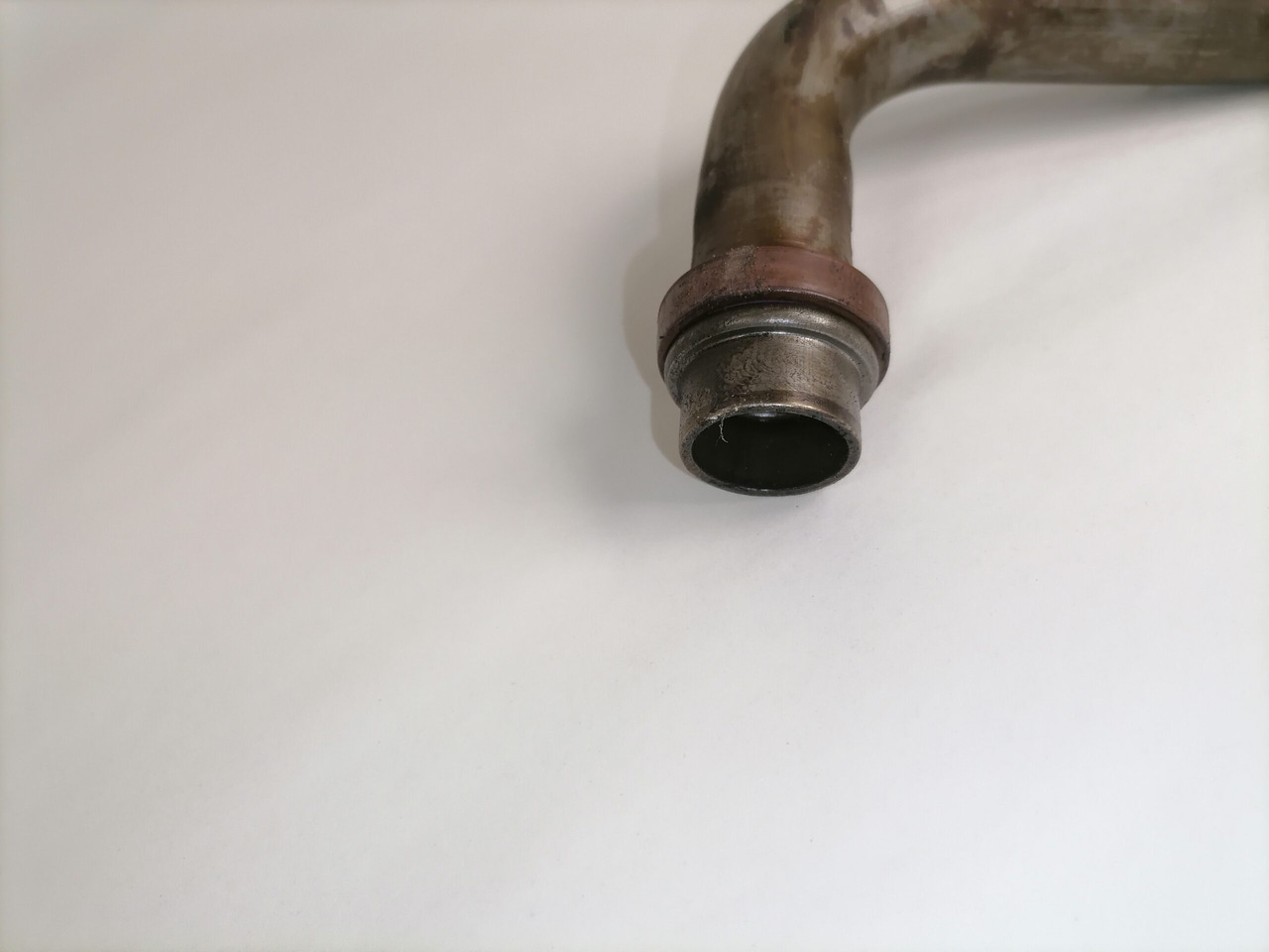Volvo Oil pump pipe 21599113 - مضخة زيت - شاحنة: صورة 3 Volvo Oil pump pipe 21599113 - مضخة زيت - شاحنة: صورة 3
