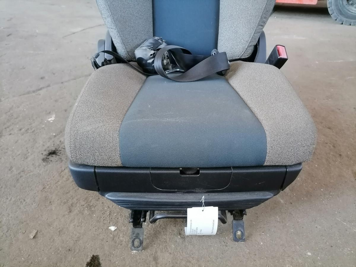 Volvo Passenger seat 82514859 - مقعد - شاحنة: صورة 3 Volvo Passenger seat 82514859 - مقعد - شاحنة: صورة 3