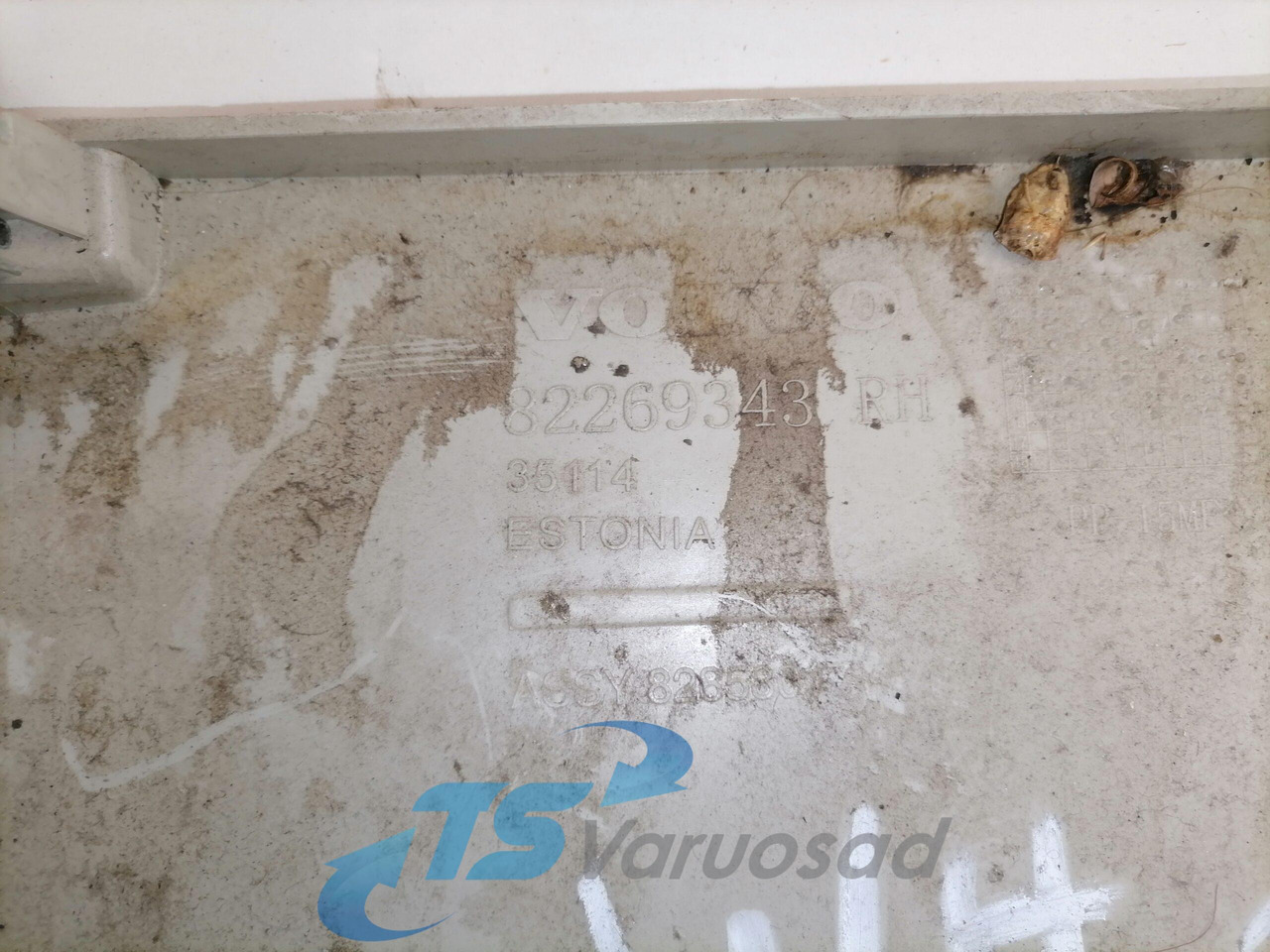 Volvo Salongi plastik 82269343 - قطع غيار عامة - شاحنة: صورة 3 Volvo Salongi plastik 82269343 - قطع غيار عامة - شاحنة: صورة 3