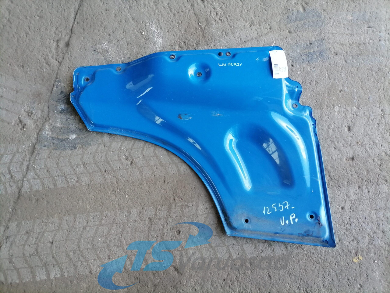 Volvo Ukse pikendus, vasak 82107271 - باب و قطع الغيار - شاحنة: صورة 2 Volvo Ukse pikendus, vasak 82107271 - باب و قطع الغيار - شاحنة: صورة 2