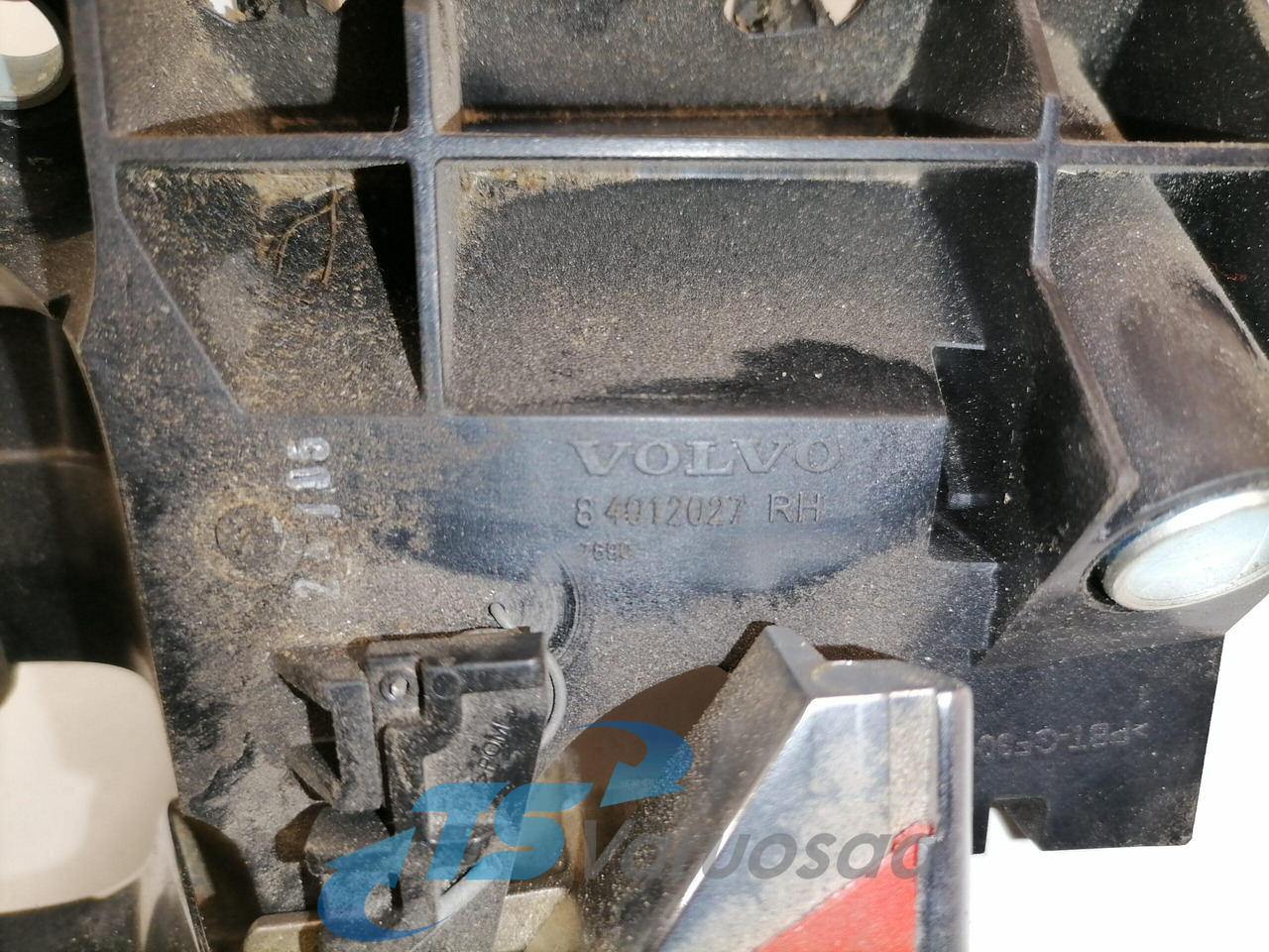 Volvo Ukselink, sisemine parem 84012027 - باب و قطع الغيار - شاحنة: صورة 3 Volvo Ukselink, sisemine parem 84012027 - باب و قطع الغيار - شاحنة: صورة 3