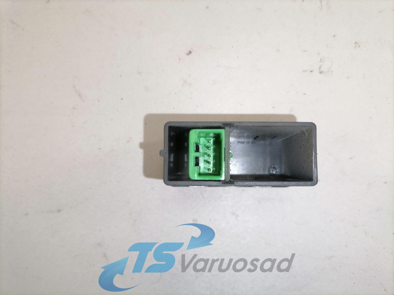 Volvo Volvo AUX pistiku paneel 21079667 - النظام الكهربائي - شاحنة: صورة 3 Volvo Volvo AUX pistiku paneel 21079667 - النظام الكهربائي - شاحنة: صورة 3