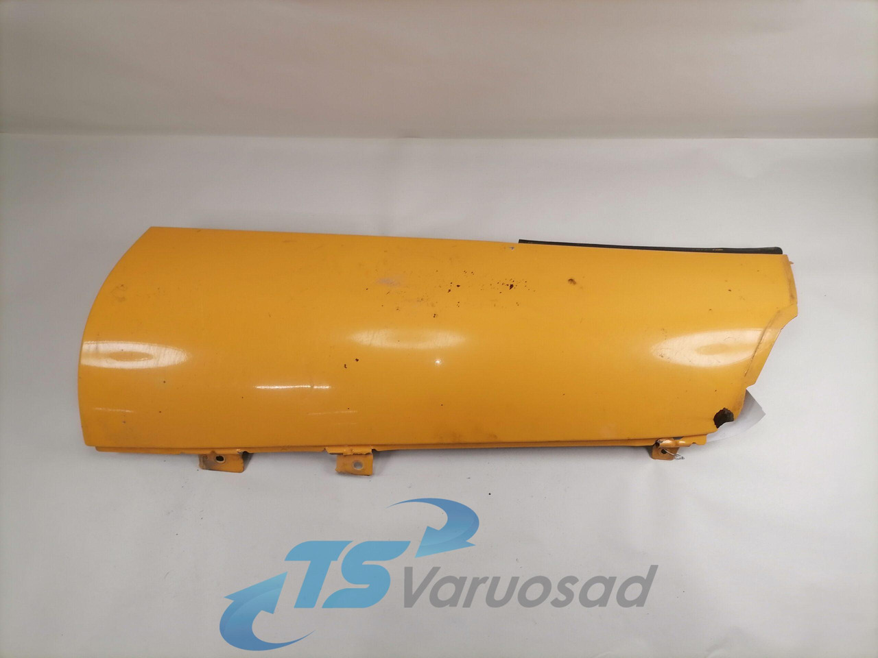 Volvo Volvo kabiini nurgapõsk, parem 20379176 - شبكة تهوية - شاحنة: صورة 1 Volvo Volvo kabiini nurgapõsk, parem 20379176 - شبكة تهوية - شاحنة: صورة 1