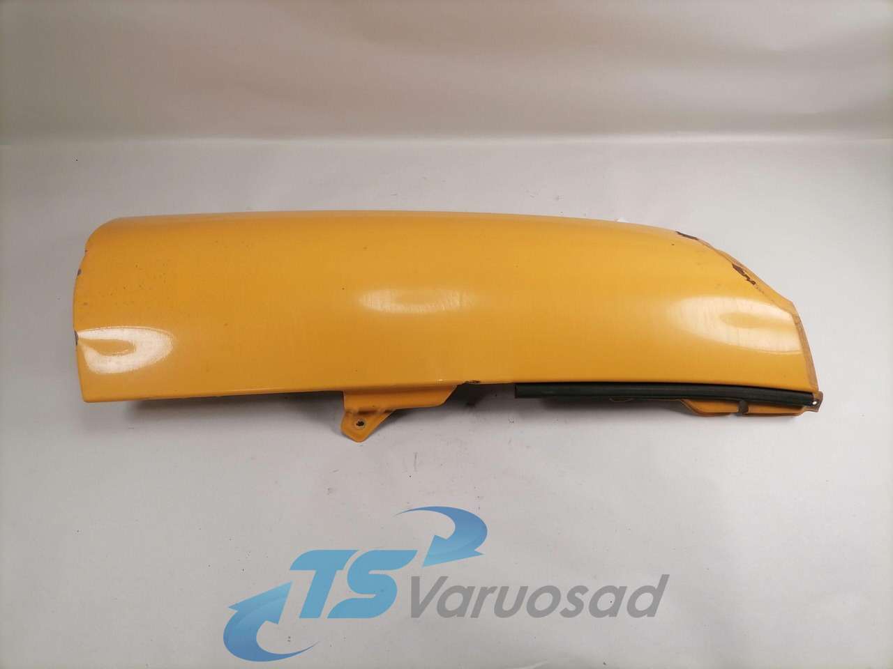 Volvo Volvo kabiini nurgapõsk, vasak 20379175 - شبكة تهوية - شاحنة: صورة 1 Volvo Volvo kabiini nurgapõsk, vasak 20379175 - شبكة تهوية - شاحنة: صورة 1