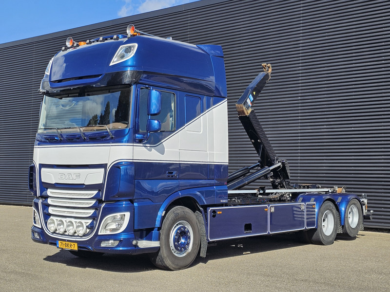 DAF XF 530 SSC 6x2 VDL HOOKLIFT 660 cm - شاحنة برافعة خطافية: صورة 1 DAF XF 530 SSC 6x2 VDL HOOKLIFT 660 cm - شاحنة برافعة خطافية: صورة 1