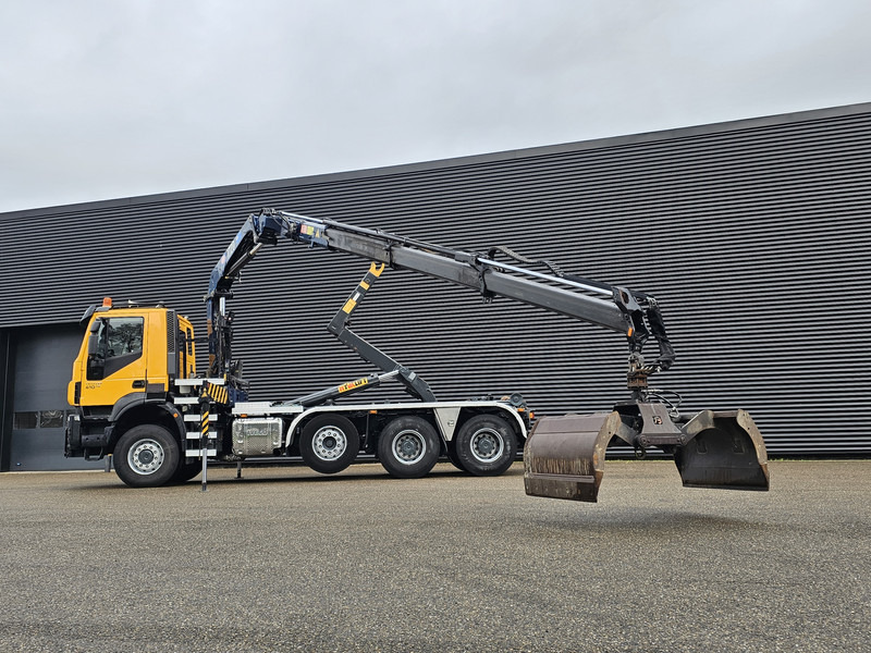 Iveco TRAKKER 380 8X6 / EURO 6 / CRANE + HOOKLIFT - شاحنة برافعة خطافية, شاحنة كرين: صورة 4 Iveco TRAKKER 380 8X6 / EURO 6 / CRANE + HOOKLIFT - شاحنة برافعة خطافية, شاحنة كرين: صورة 4