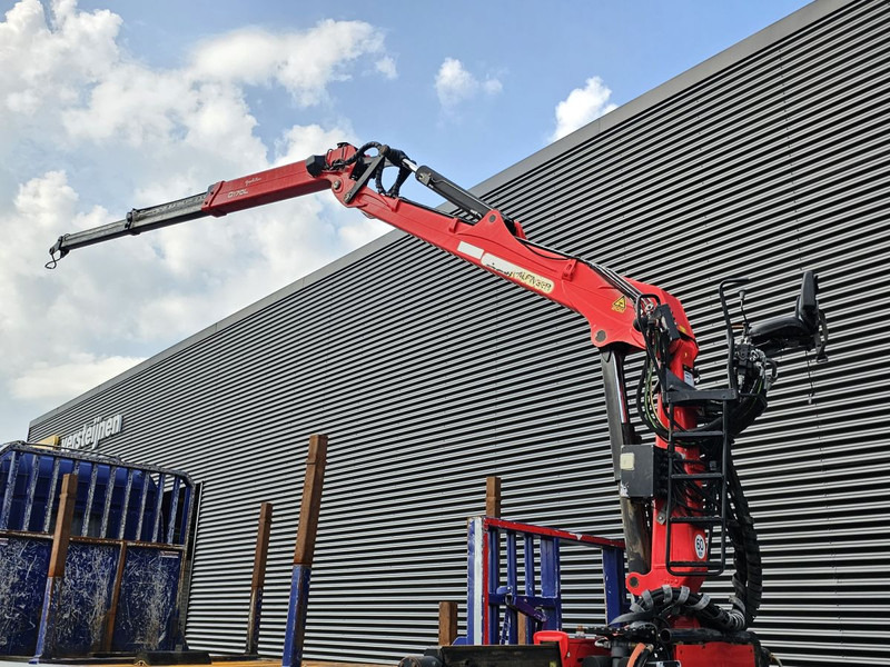 Scania G440 / RETARDER / 8x4 / PALFINGER-EPSILON CRANE - شاحنة كرين: صورة 3 Scania G440 / RETARDER / 8x4 / PALFINGER-EPSILON CRANE - شاحنة كرين: صورة 3