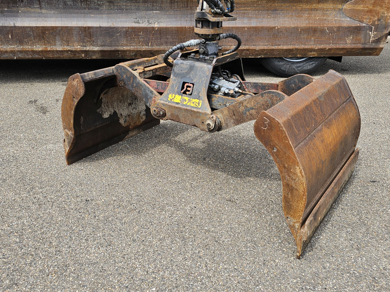 Tatra 6X6 / T158/II / 2 SIDE TIPPER - HMF Z CRANE - شاحنة قلاب, شاحنة كرين: صورة 5 Tatra 6X6 / T158/II / 2 SIDE TIPPER - HMF Z CRANE - شاحنة قلاب, شاحنة كرين: صورة 5