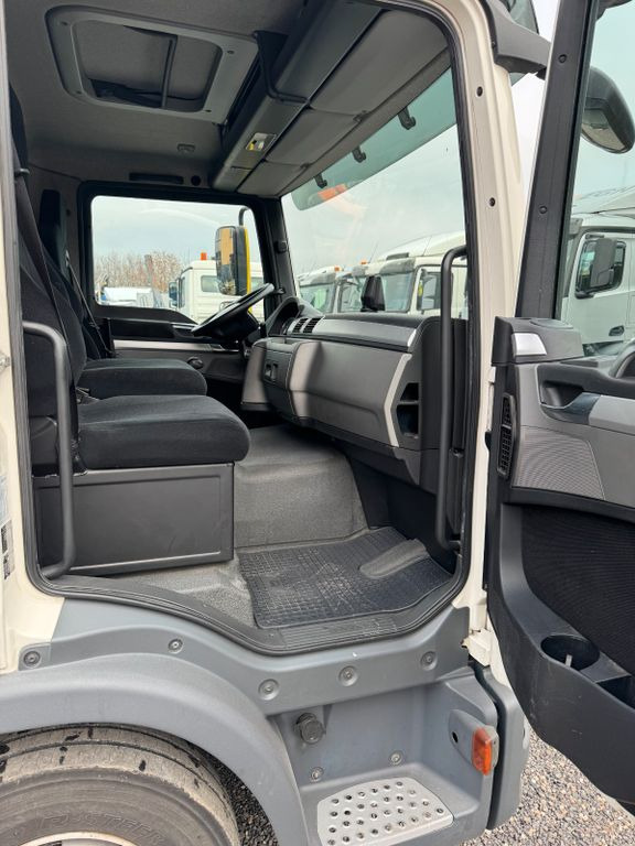 MAN 12.250 4X2 Koffer LBW Klima Diff.Sperre AHK MAN 12.250 4X2 Koffer LBW Klima Diff.Sperre AHK - شاحنة صندوقية: صورة 5 MAN 12.250 4X2 Koffer LBW Klima Diff.Sperre AHK MAN 12.250 4X2 Koffer LBW Klima Diff.Sperre AHK - شاحنة صندوقية: صورة 5