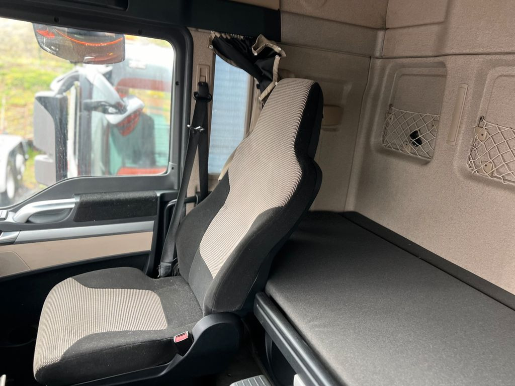 MAN 26.460 6X2 Retarder Klima Navigation guter Zust. - شاحنة برافعة خطافية: صورة 5 MAN 26.460 6X2 Retarder Klima Navigation guter Zust. - شاحنة برافعة خطافية: صورة 5