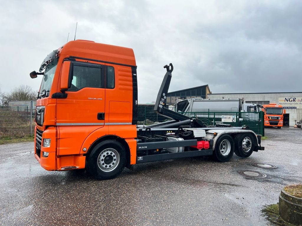 MAN 26.460 6X2 Retarder Klima Navigation guter Zust. - شاحنة برافعة خطافية: صورة 1 MAN 26.460 6X2 Retarder Klima Navigation guter Zust. - شاحنة برافعة خطافية: صورة 1