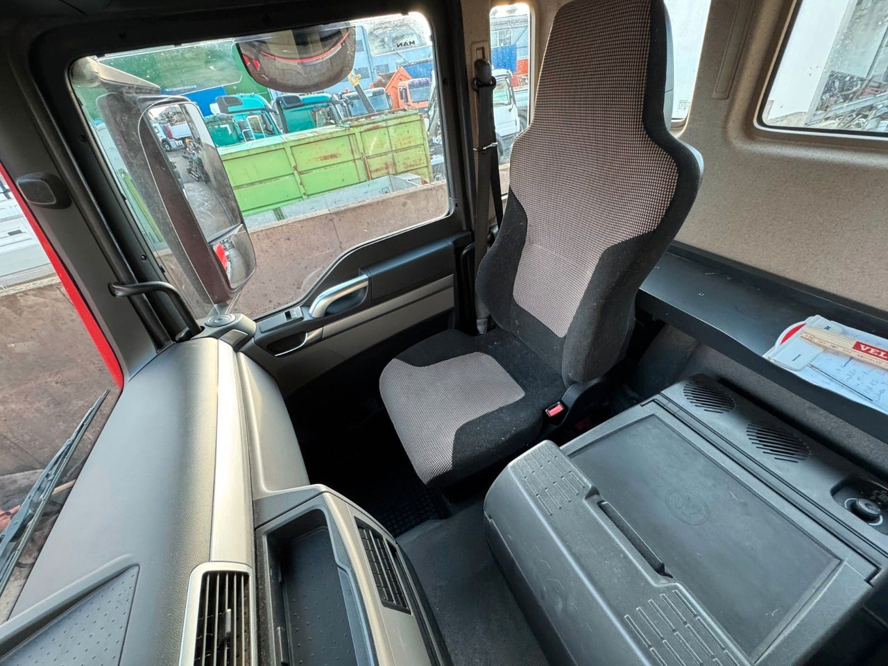MAN 35.470 8X4 Kipperfahrgestell Reifen 12 X NEU Top - شاحنة قلاب: صورة 5 MAN 35.470 8X4 Kipperfahrgestell Reifen 12 X NEU Top - شاحنة قلاب: صورة 5