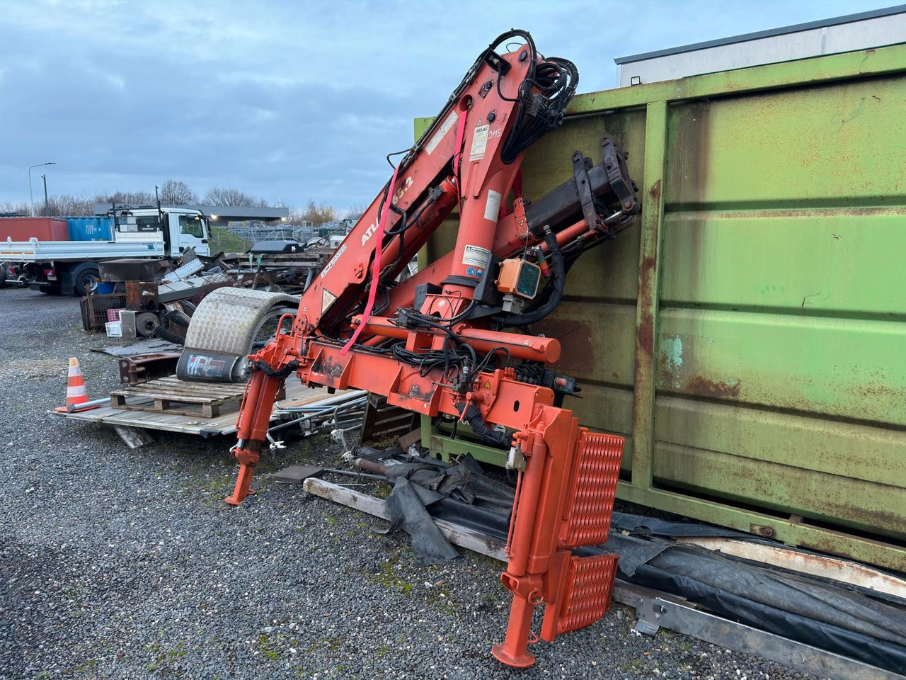 MEILLER 3S. Kipper & ATLAS Kran 65.2 - A2L - شاحنة قلاب: صورة 5 MEILLER 3S. Kipper & ATLAS Kran 65.2 - A2L - شاحنة قلاب: صورة 5