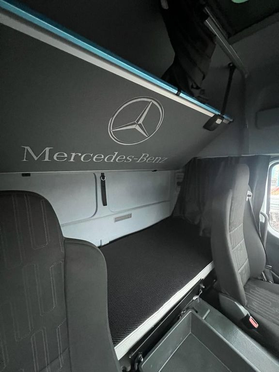 Mercedes-Benz 1324 4X2 Koffer Plane 6 to. Hebebühne Mercedes-Benz 1324 4X2 Koffer Plane 6 to. Hebebühne - شاحنة ذات ستائر جانبية: صورة 4 Mercedes-Benz 1324 4X2 Koffer Plane 6 to. Hebebühne Mercedes-Benz 1324 4X2 Koffer Plane 6 to. Hebebühne - شاحنة ذات ستائر جانبية: صورة 4
