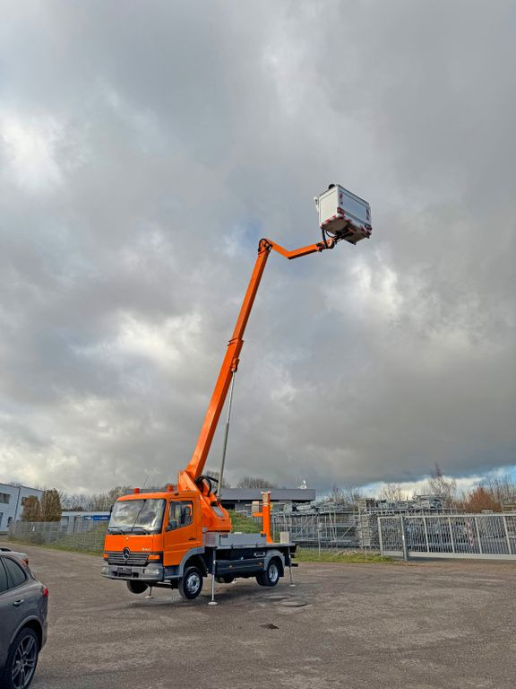 Mercedes-Benz 815 4x2 Hubarbeitsbühne Wumag 170 high 17 m Mercedes-Benz 815 4x2 Hubarbeitsbühne Wumag 170 high 17 m - منصة محمولة مثبتة على الشاحنة, شاحنة توصيل مغلقة: صورة 1 Mercedes-Benz 815 4x2 Hubarbeitsbühne Wumag 170 high 17 m Mercedes-Benz 815 4x2 Hubarbeitsbühne Wumag 170 high 17 m - منصة محمولة مثبتة على الشاحنة, شاحنة توصيل مغلقة: صورة 1