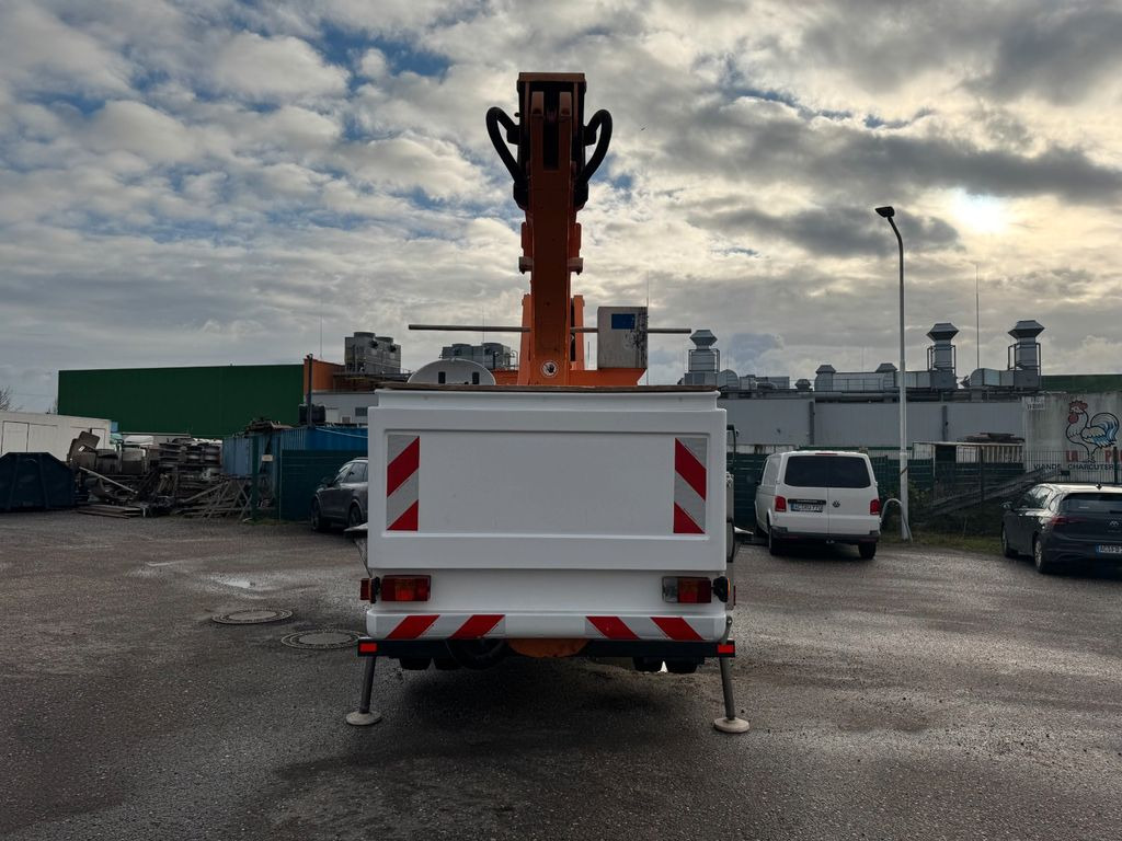 منصة محمولة مثبتة على الشاحنة, شاحنة توصيل مغلقة Mercedes-Benz 815 4x2 Hubarbeitsbühne Wumag  170 high 17 m: صورة 15