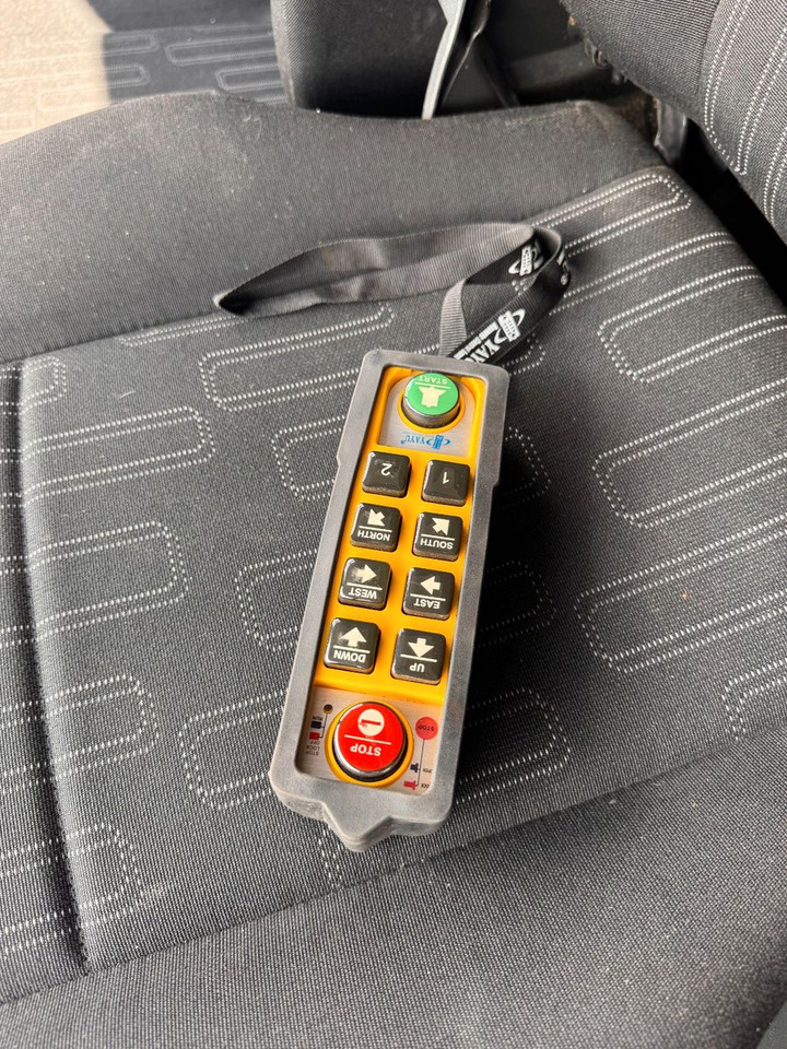 Mercedes-Benz 816 4X2 mit neuem Hyva Abroller Funk - شاحنة برافعة خطافية: صورة 5 Mercedes-Benz 816 4X2 mit neuem Hyva Abroller Funk - شاحنة برافعة خطافية: صورة 5