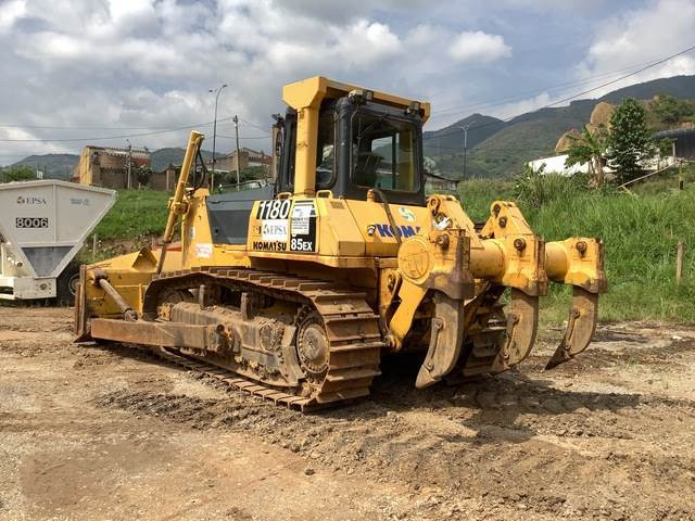 Komatsu D85EX-15 - بلدوزر: صورة 2 Komatsu D85EX-15 - بلدوزر: صورة 2