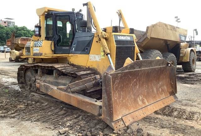 Komatsu D85EX-15 - بلدوزر: صورة 4 Komatsu D85EX-15 - بلدوزر: صورة 4