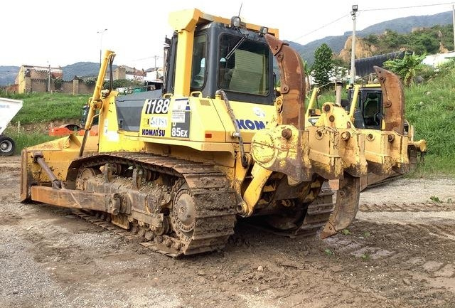 Komatsu D85EX-15 - بلدوزر: صورة 2 Komatsu D85EX-15 - بلدوزر: صورة 2