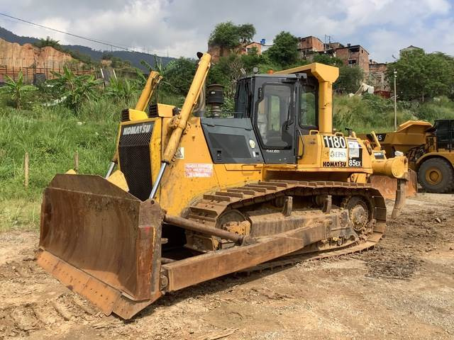 Komatsu D85EX-15 - بلدوزر: صورة 1 Komatsu D85EX-15 - بلدوزر: صورة 1