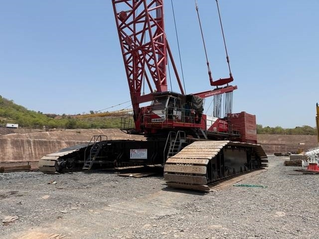 Liebherr LR1650 - رافعة زاحفة: صورة 1 Liebherr LR1650 - رافعة زاحفة: صورة 1