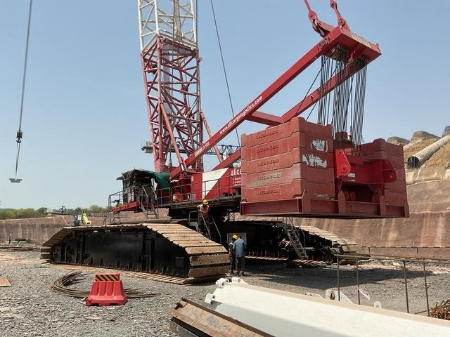 Liebherr LR1650 - رافعة زاحفة: صورة 2 Liebherr LR1650 - رافعة زاحفة: صورة 2