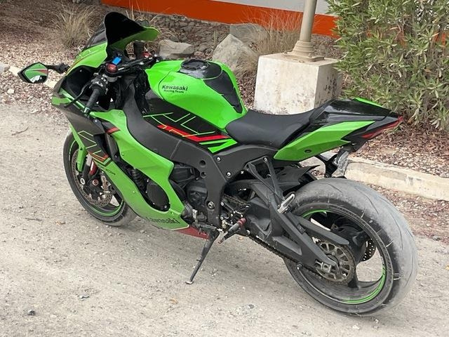 Kawasaki Ninja ZX10R - دراجة نارية: صورة 2 Kawasaki Ninja ZX10R - دراجة نارية: صورة 2
