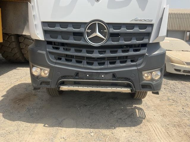 شاحنة بهيكل معدني للمقصورة Mercedes-Benz Arocs 4240: صورة 13